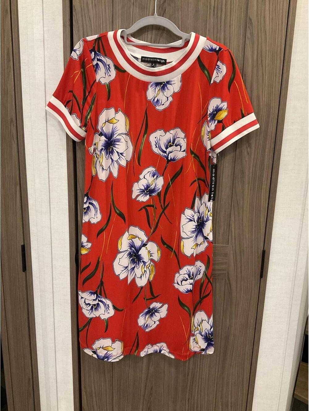 NWT Madison Leigh Womens Short Sleeve Banded Neck/ Arm Red/ Floral Dress Small